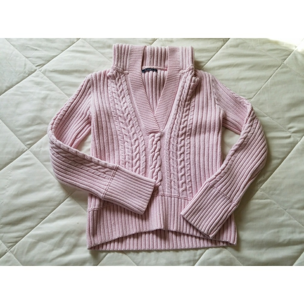 5 for $25!! Size small Pink GAP Sweater